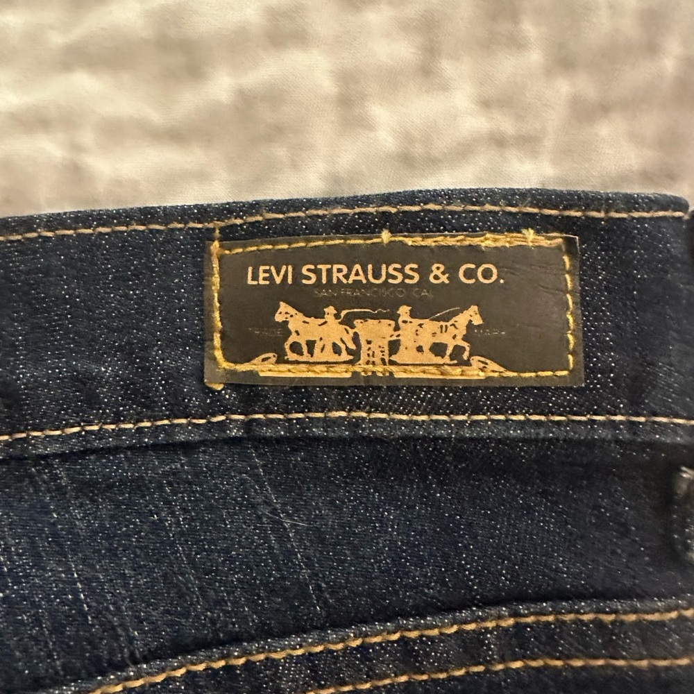 Levi's Dark Indigo retro capris